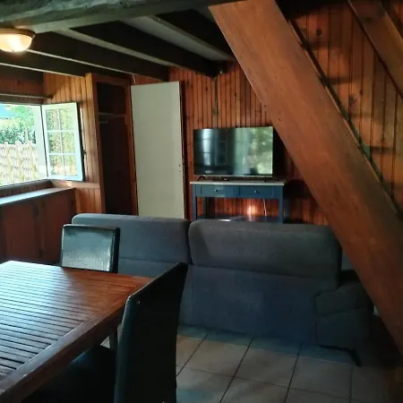 Petite Maison Avec Jardin A L'entree De 別荘